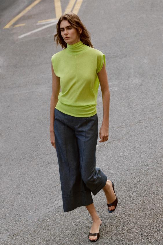 FLUID KNIT HIGH COLLAR TOP