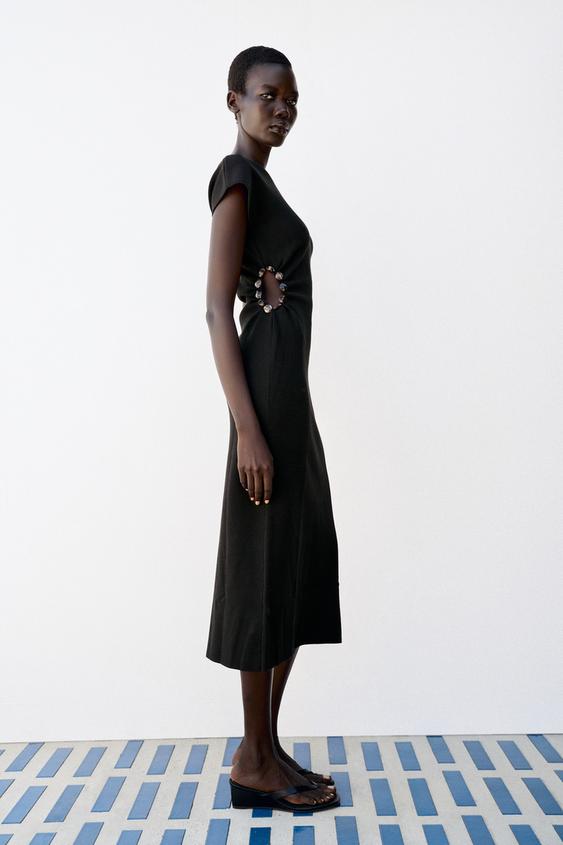 ROBE EN MAILLE CUT OUT À PERLES - Noir de Zara - Image 3