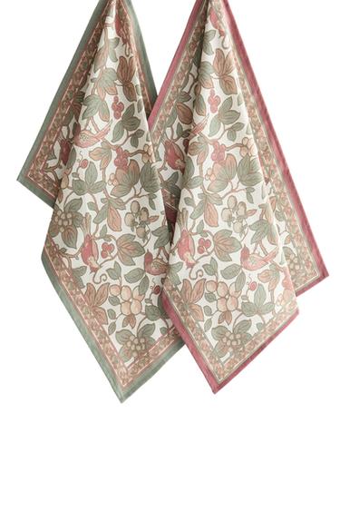 BOTANICAL PRINT CLOTHS (PACK OF 2) - عنابي الخاص بـ Zara