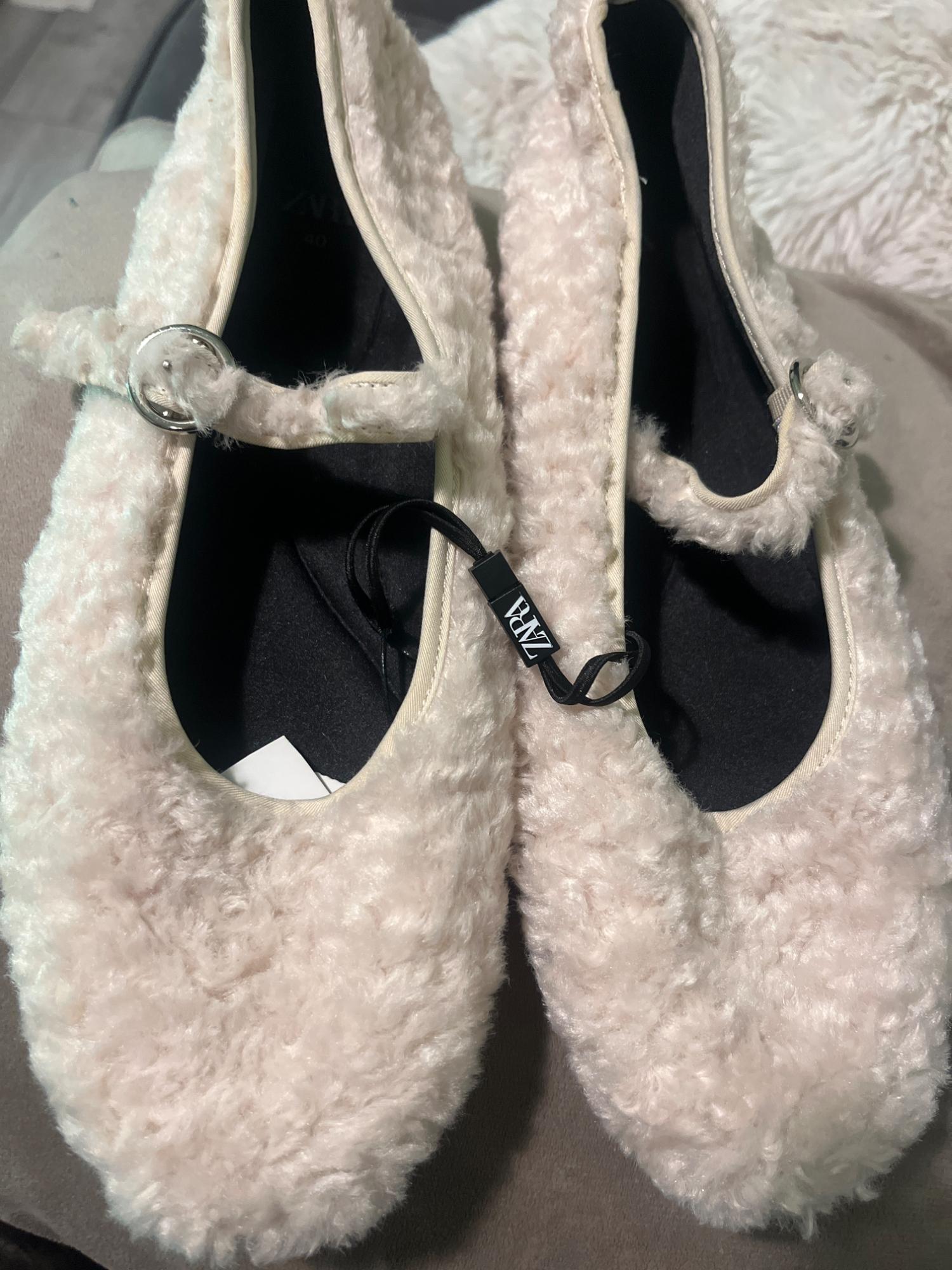 BALLET FLATS WITH FAUX SHEARLING