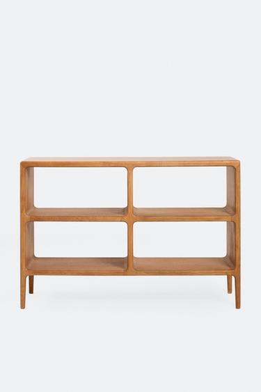 خزانة جانبية متوسطة من السنديان بلون عسلي - بيج فاتح الخاص بـ Zara