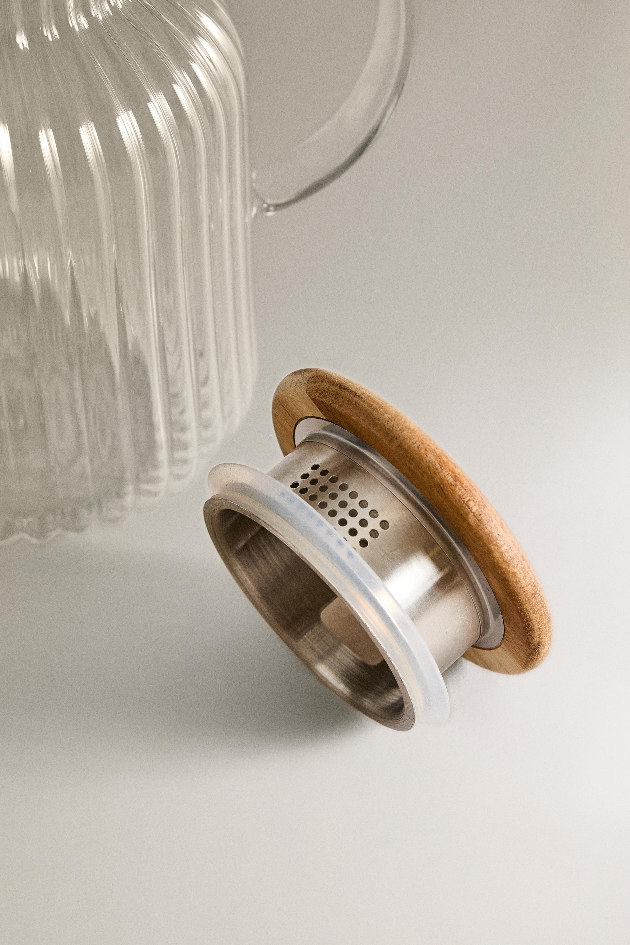 BOROSILICATE GLASS PITCHER WITH FILTER