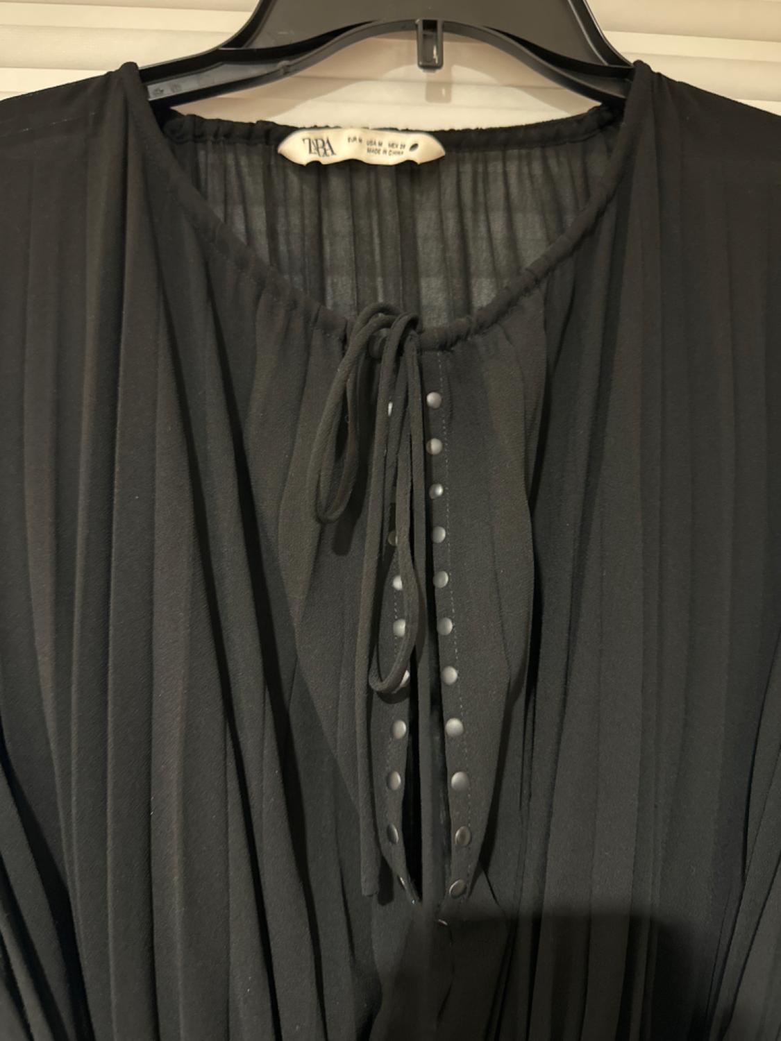 PLEATED DRESS WITH BELT - Image 3