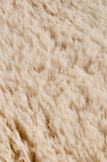 ONGELIJK KLEIN VLOERKLEED VAN IMITATIEBONT - Bruin / Taupe van Zara