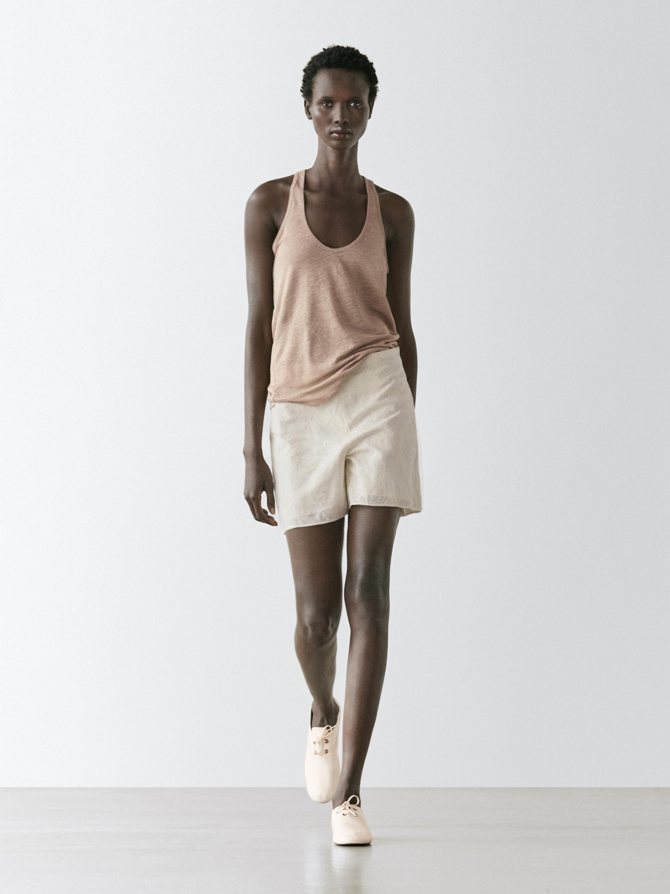 Shorts with fabric detail — 318