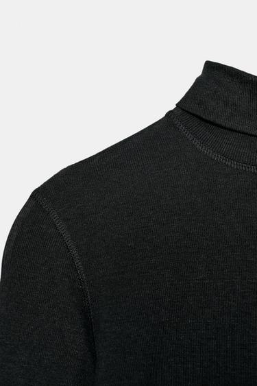 HIGH NECK T-SHIRT - Black de Zara - Image 6