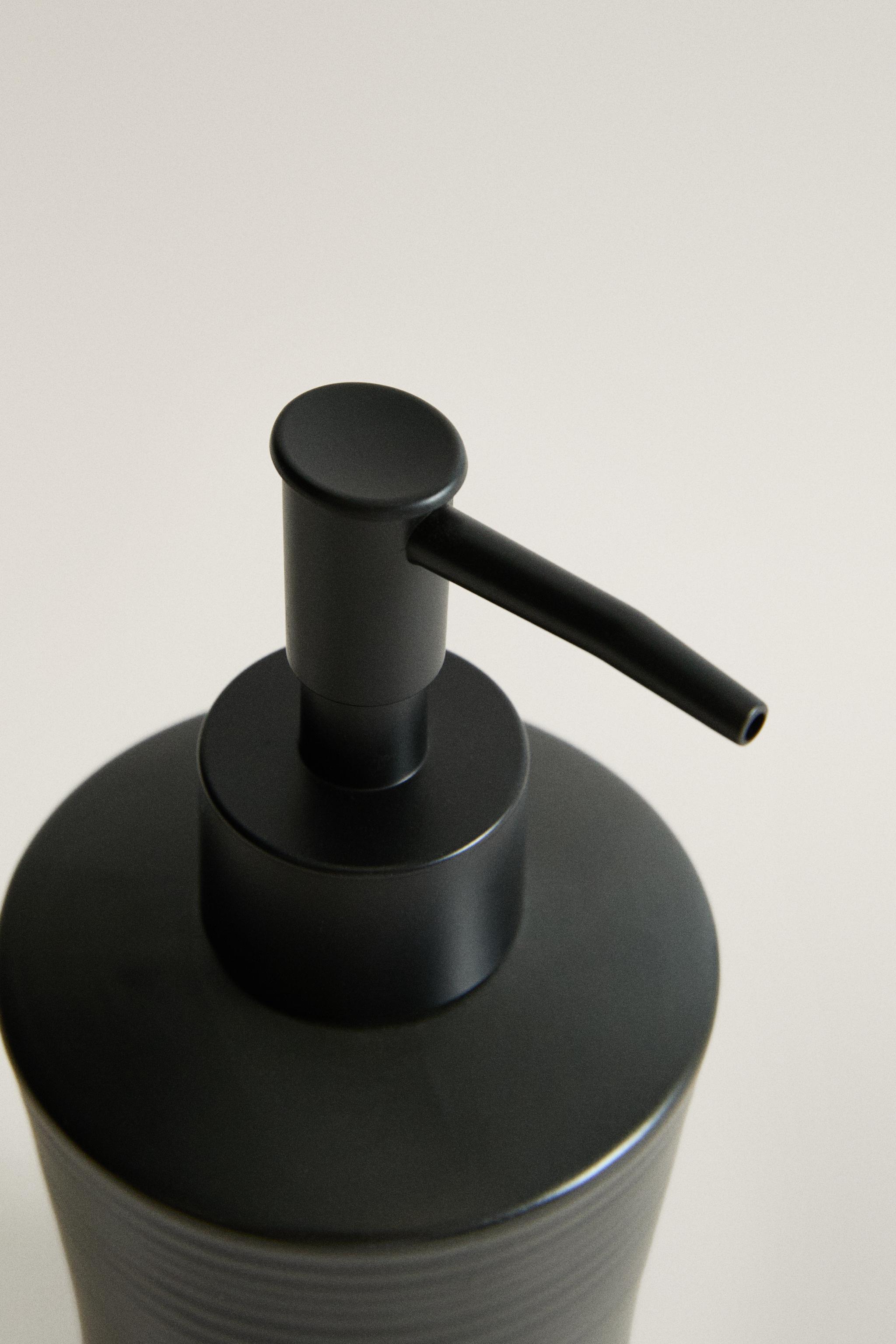 DISTRIBUTEUR SAVON NOIR