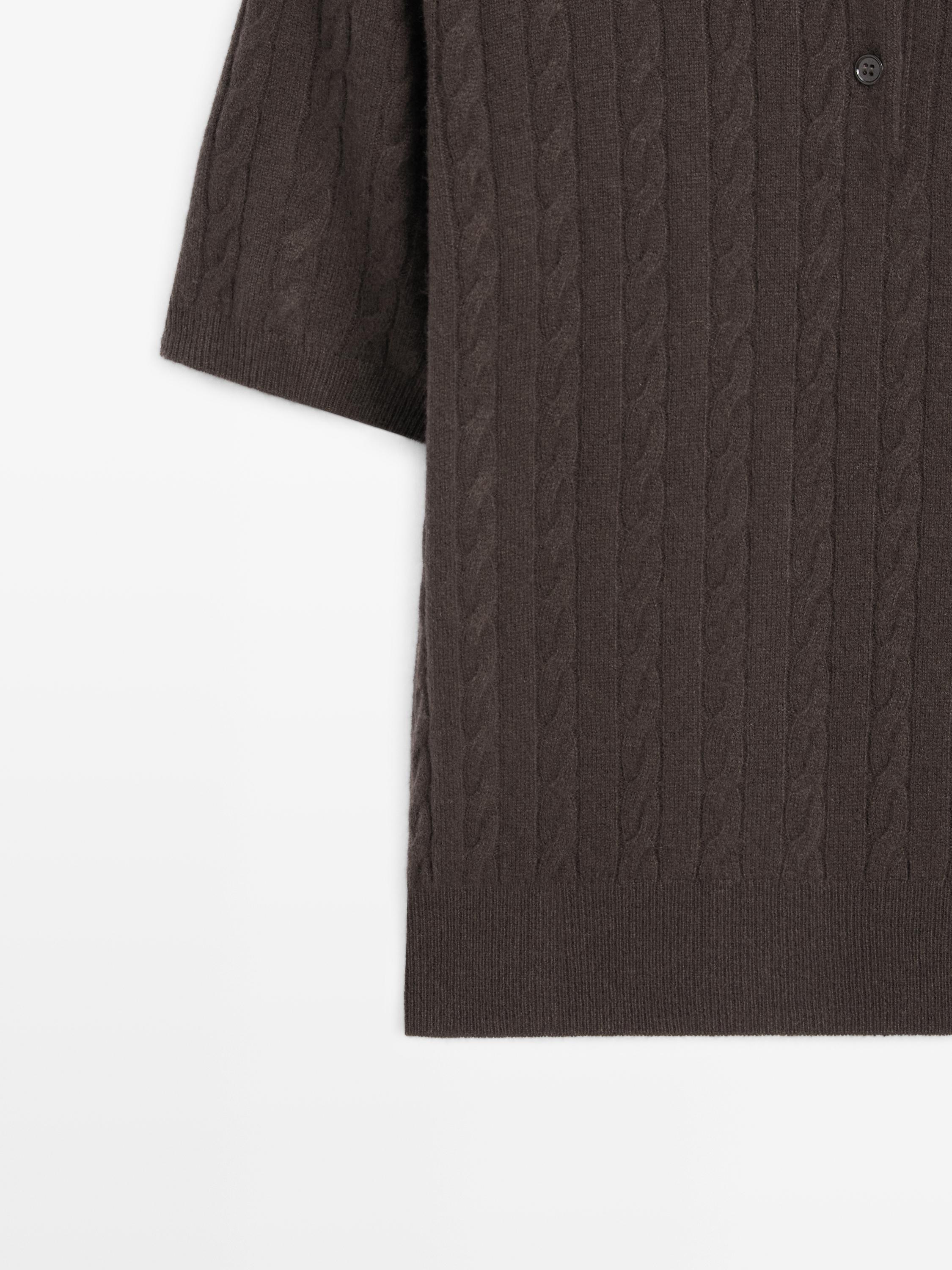 Short sleeve cable-knit polo shirt