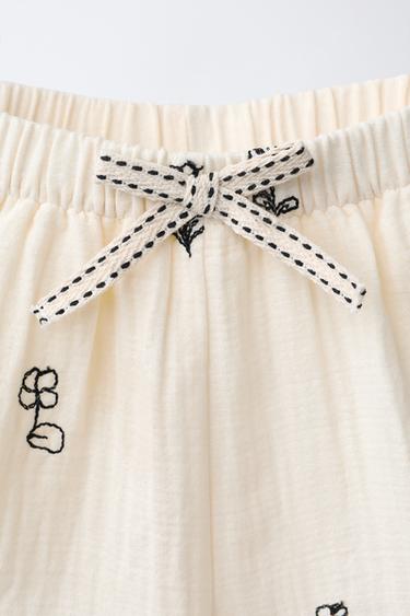 BERMUDA TEXTURÉE FLEURS BRODÉES - Écru de Zara - Image 2