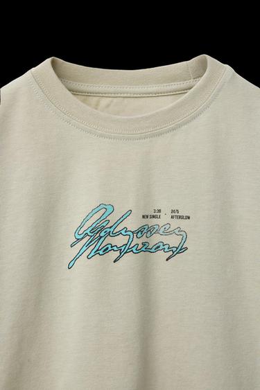 T-SHIRT MIT SCHRIFTZUG - Taupegrau von Zara