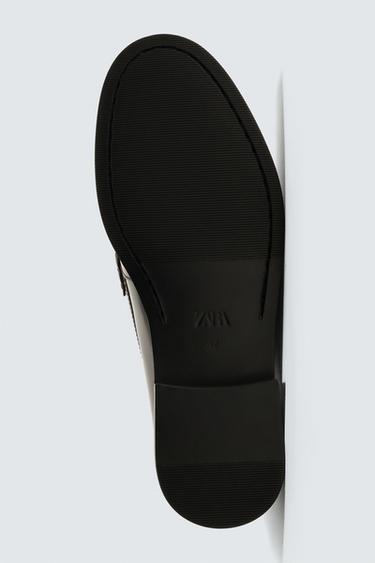 MOCASSINS EN CUIR AVEC MASQUE - Bordeaux de Zara - Image 6