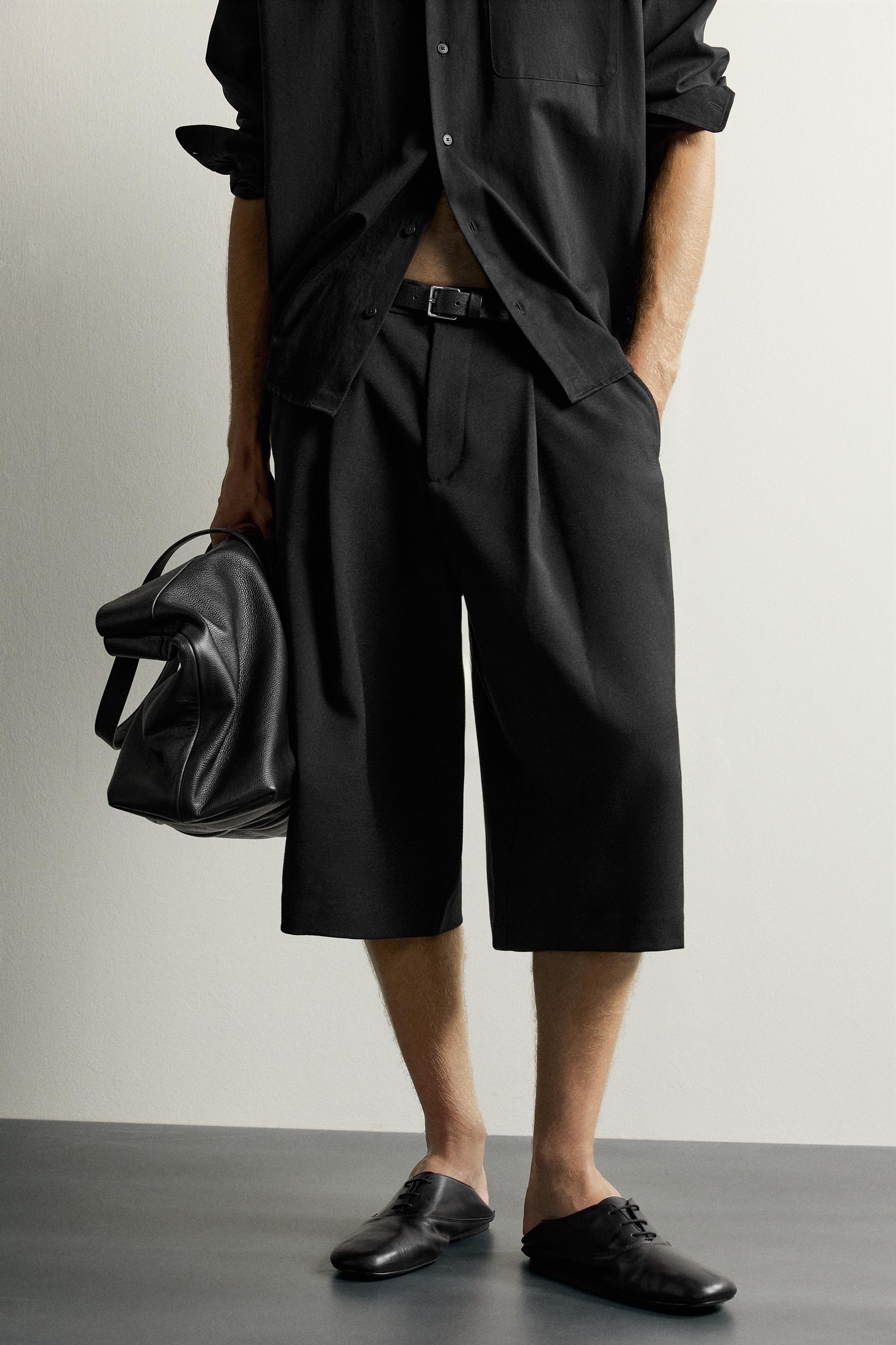 WIDE FIT PLEATED BERMUDA SHORTS