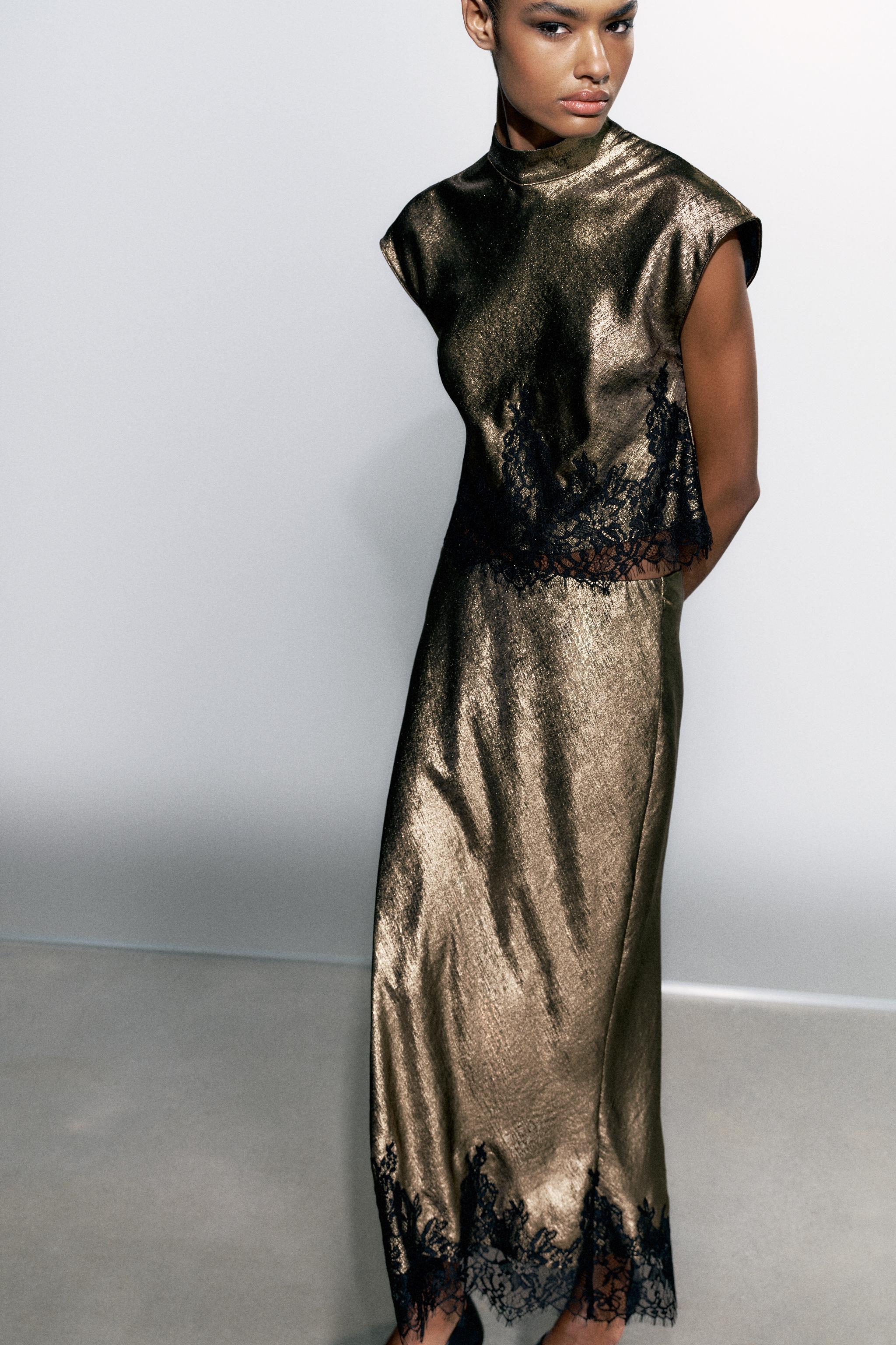 METALLIC EFFECT LACE TOP