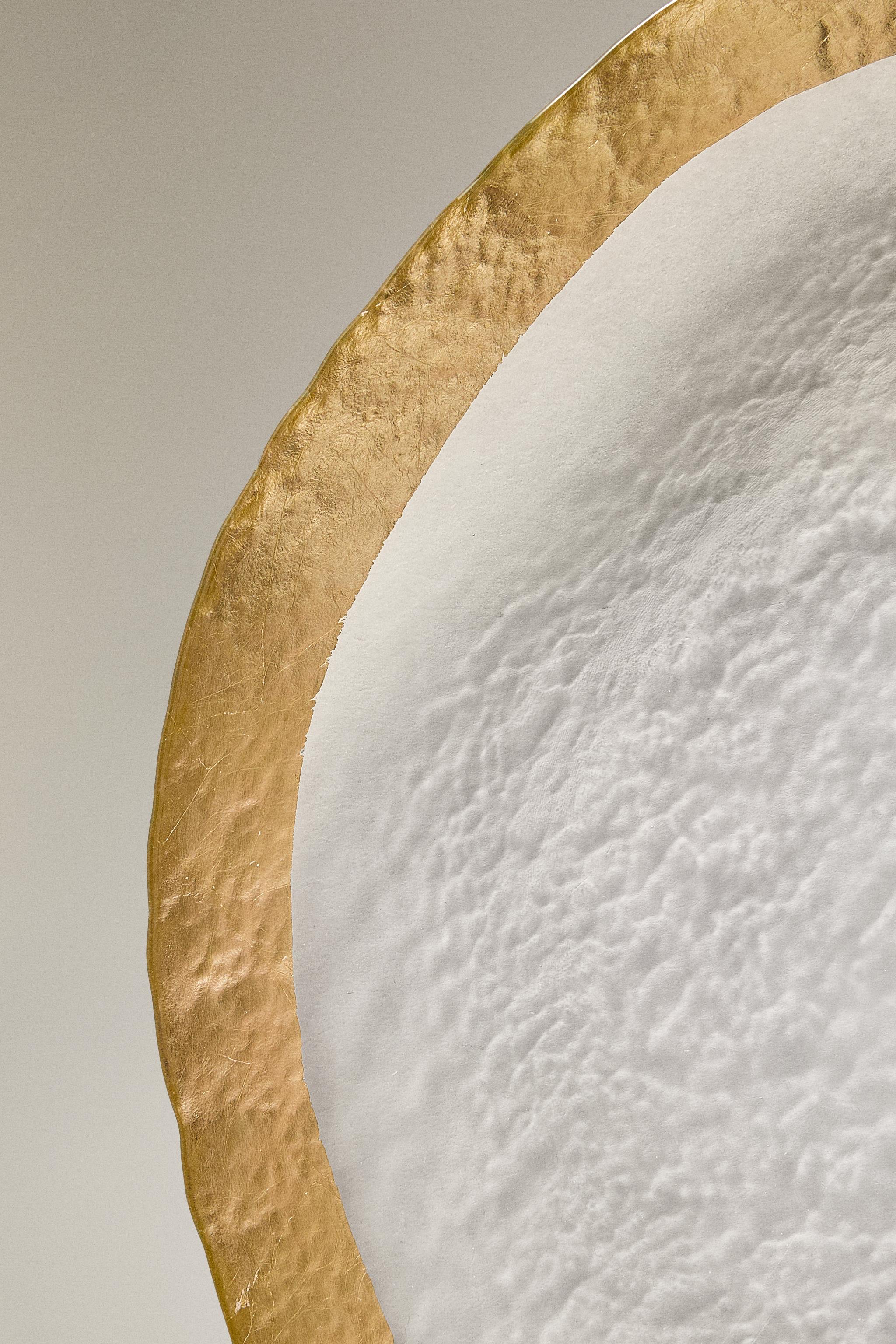 GOLD-RIMMED GLASS CHARGER PLATE