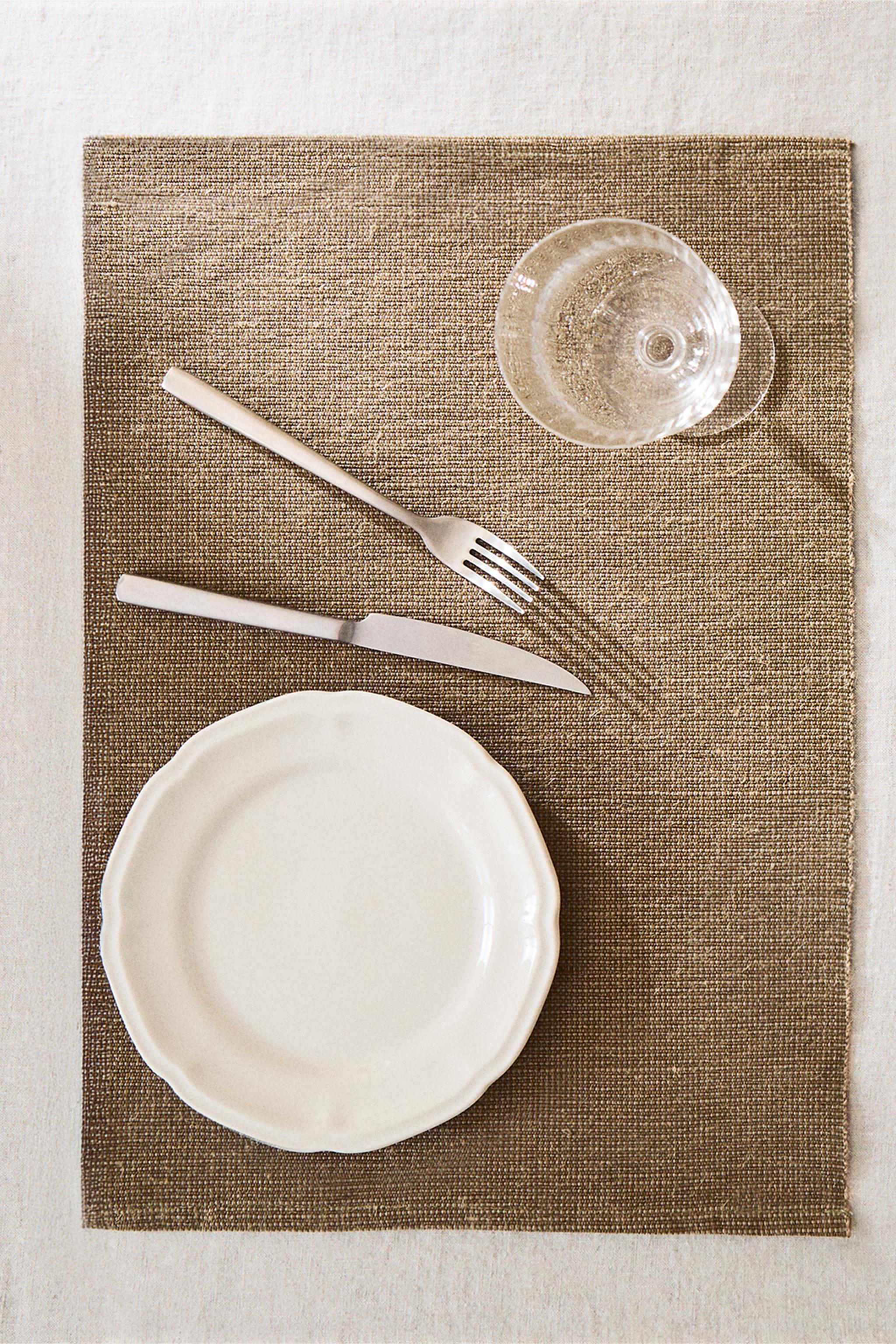 WOVEN PLACEMAT (SET OF 2)
