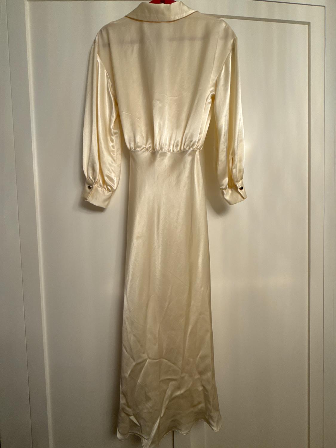 VESTIDO CRUZADO SATINADO SPECIAL EDITION - Image 4