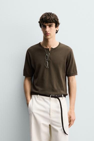 T-SHIRT RAJUTAN KERAH HENLEY - Khaki dari Zara