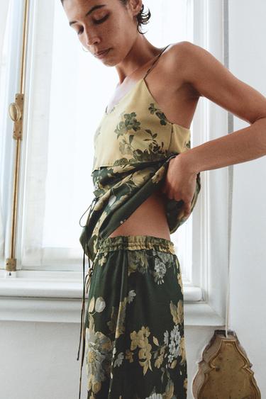 TOP TIRANTES JACQUARD - Verdes de Zara