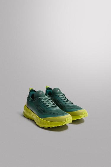 TENIS DE CORRER - Verde de Zara