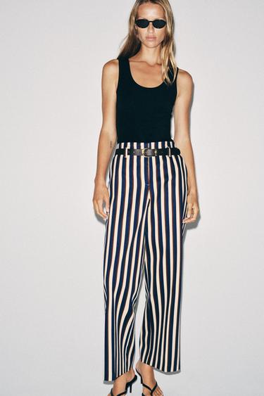PANTALON À RAYURES ET CEINTURE - rayures de Zara