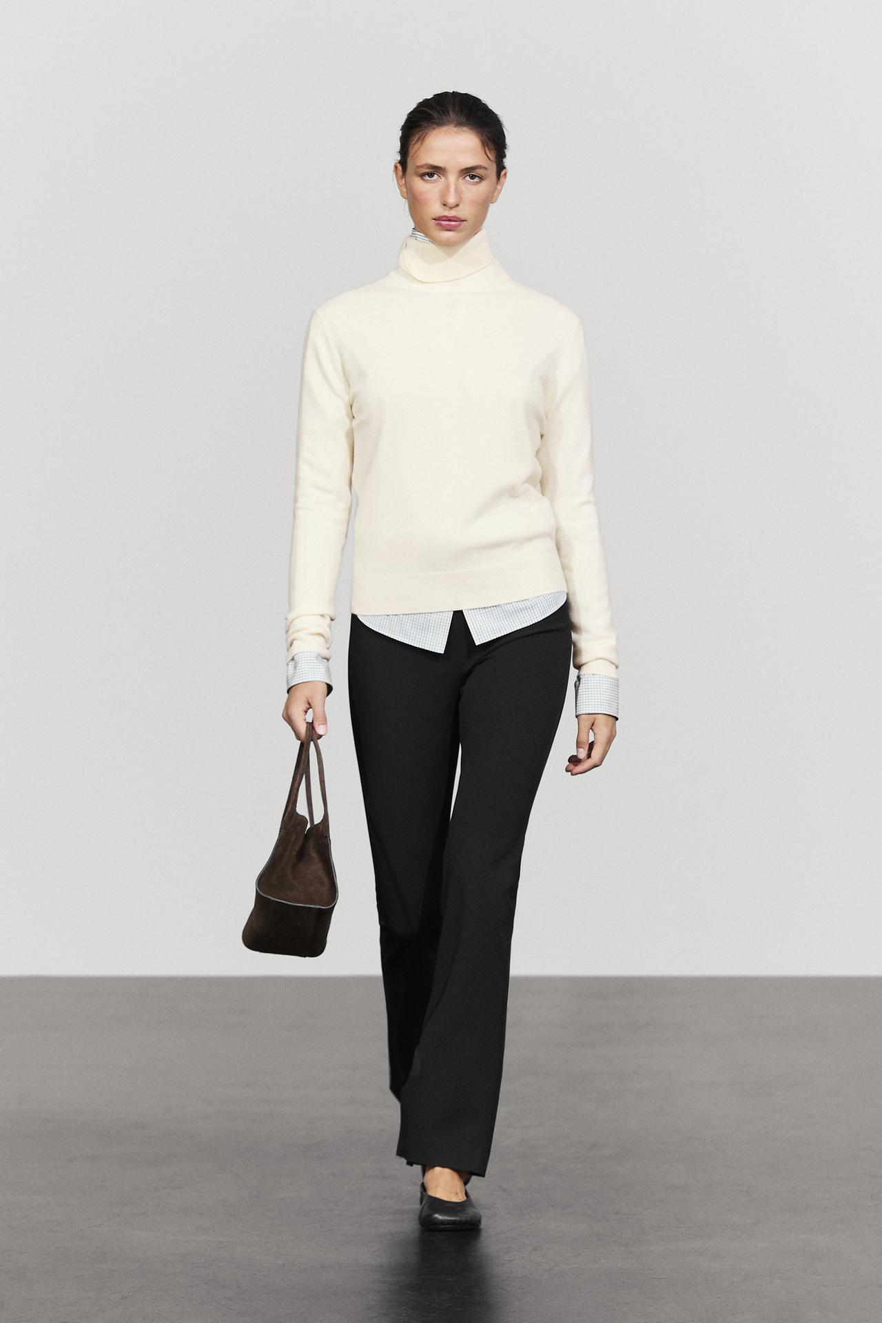 Wool blend knit turtleneck sweater — Ecru