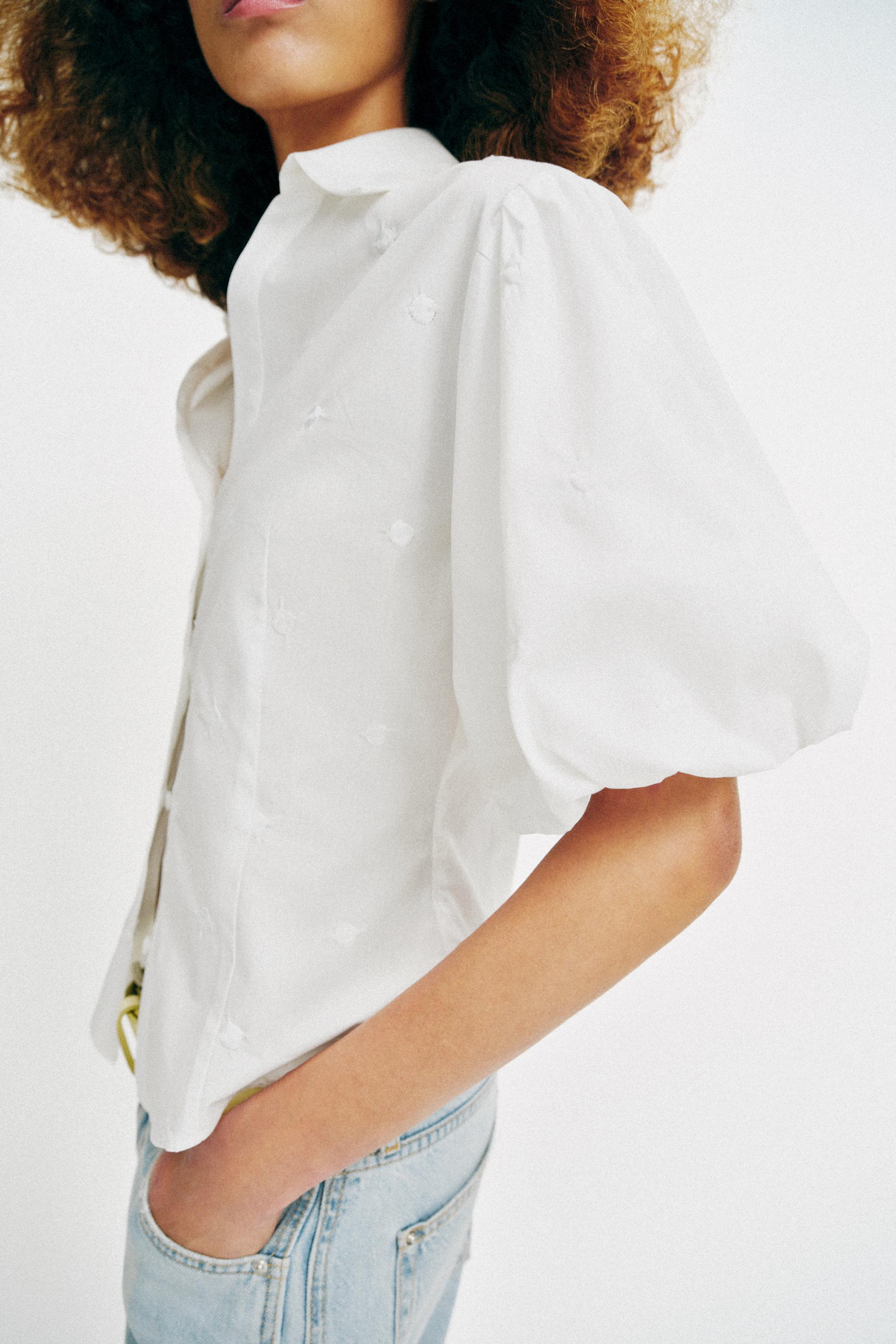 EMBROIDERED PUFF SLEEVE SHIRT