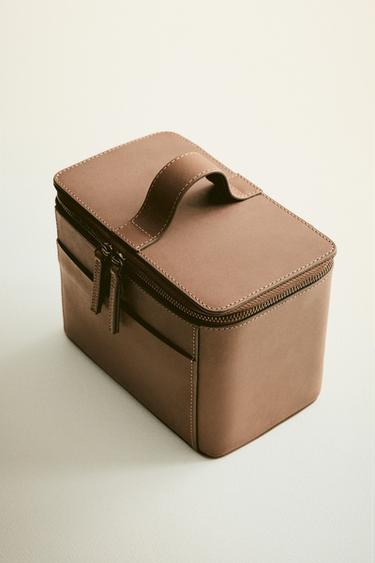 Zara MEDIUM LEATHER COSMETIC BAG - Brown - Image 0