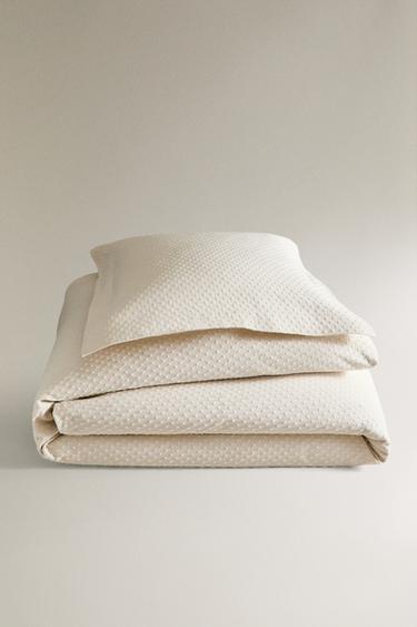 BEDSPREAD WITH POLKA DOT DESIGN - Beige by Zara