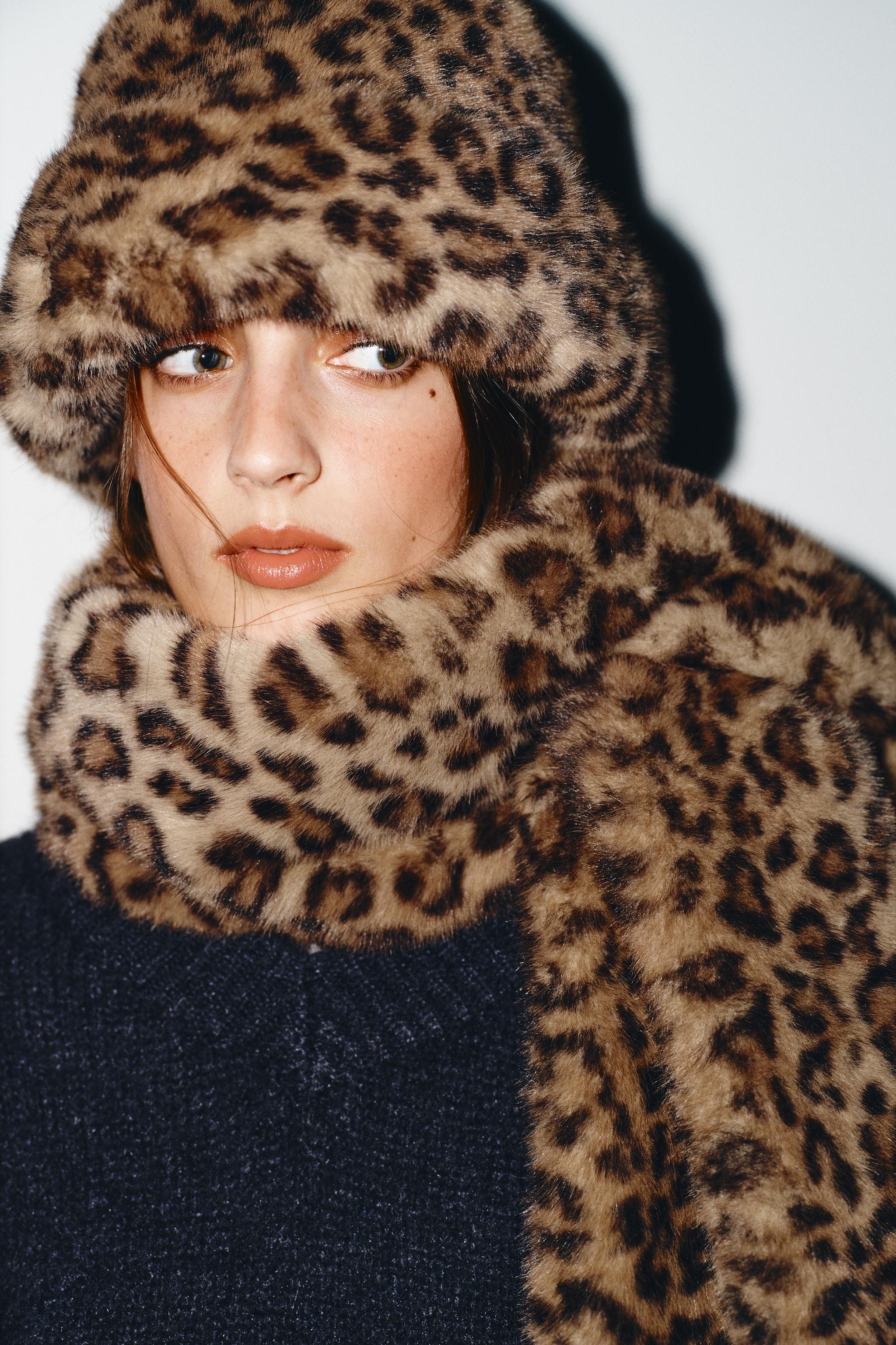 FAUX FUR ANIMAL PRINT SCARF