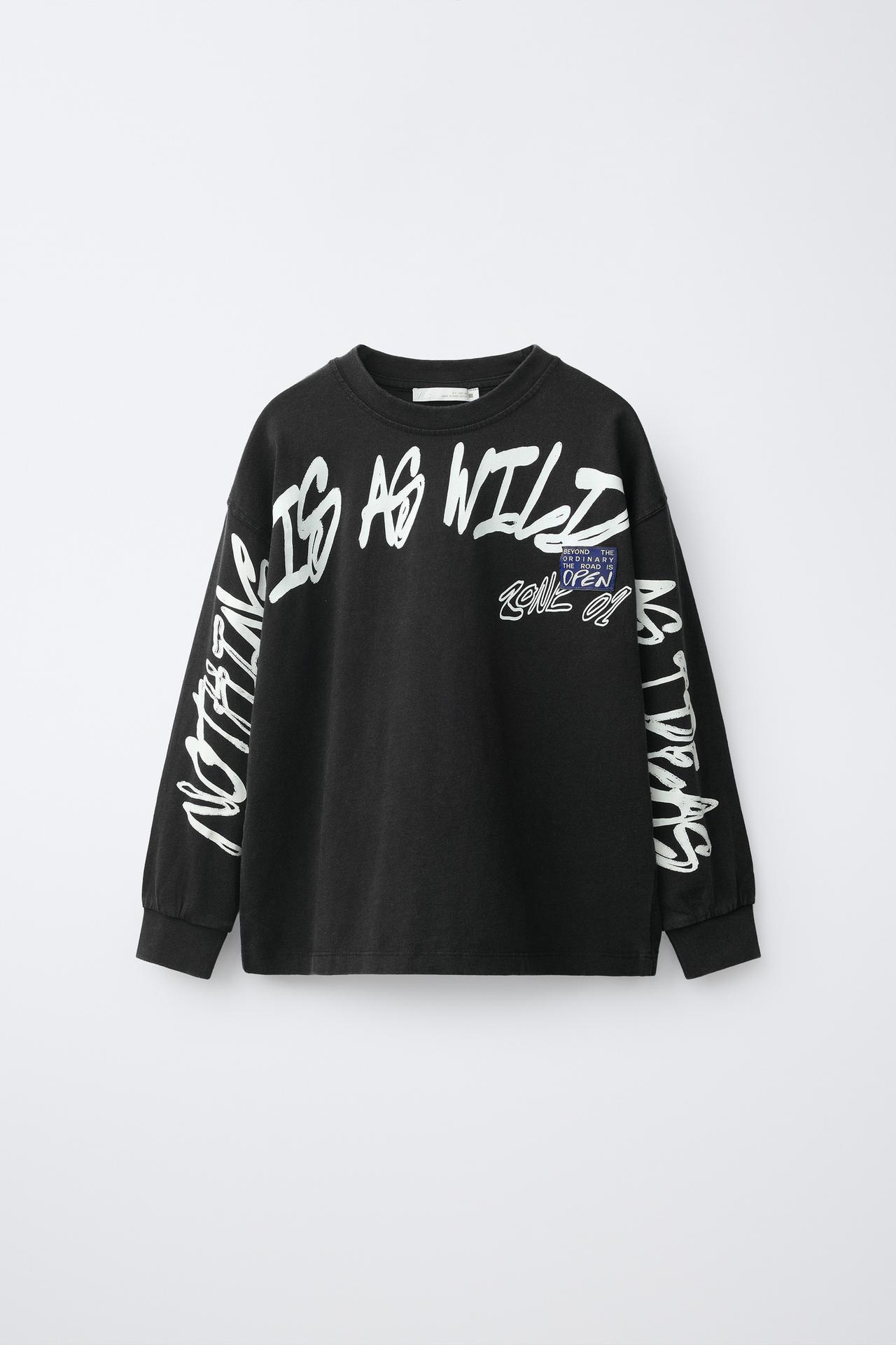 GRAFFITI TEXT PRINT T-SHIRT — Black