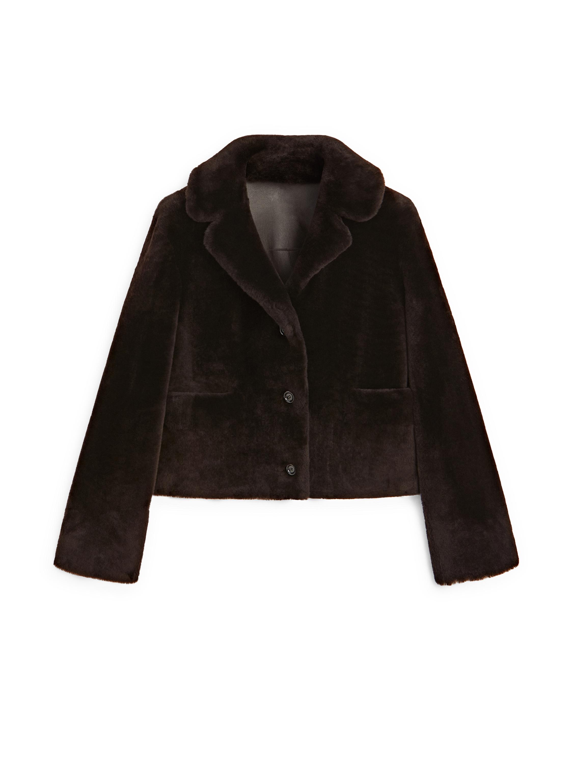 Veste moutonnée courte en peau