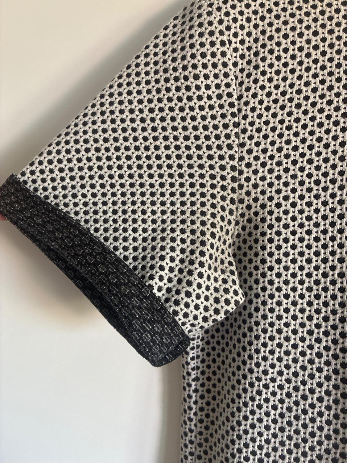 MAGLIA JACQUARD BIANCA E NERA MANICHE CORTE CON RISVOLTO - Image 5