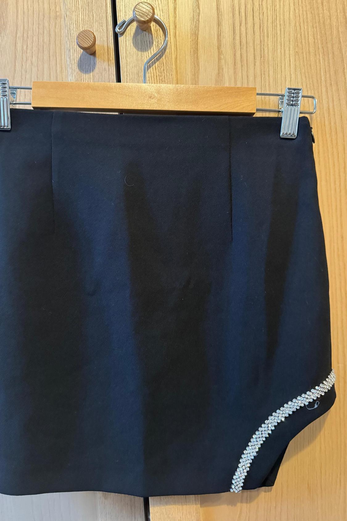RHINESTONE SHORT SKIRT - Image 2