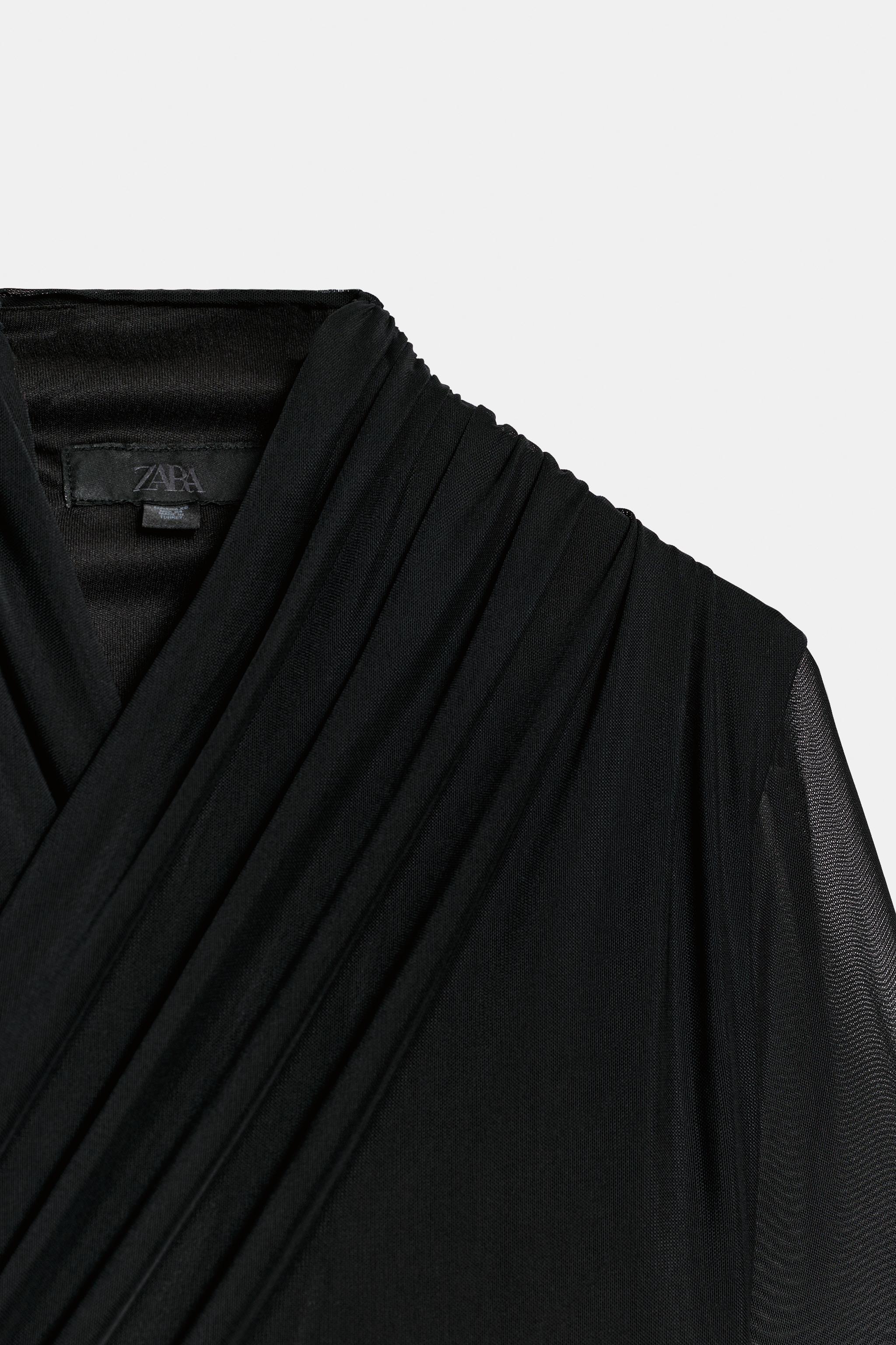 ROBE COURTE CROISÉE EN TULLE