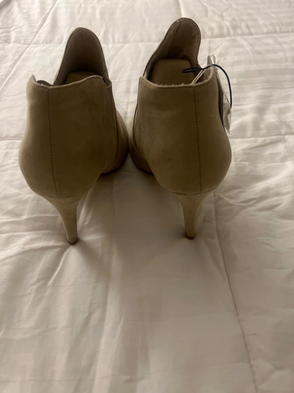 ZARA SUEDE ANKLE BOOTIE - Image 2