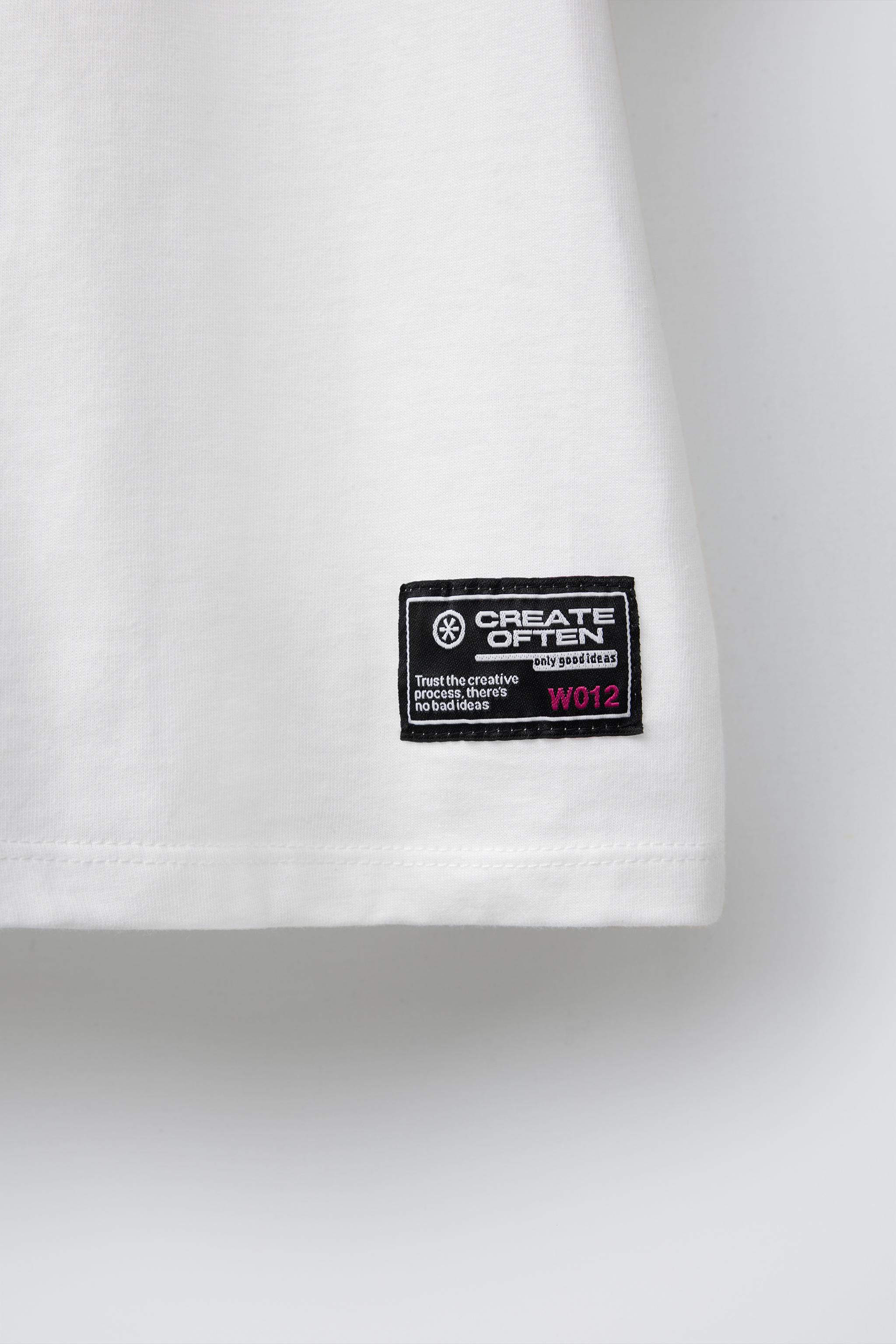 早い者勝ち Oyster-white - T-SHIRT GRAFFITI LABEL | States United ZARA 小物