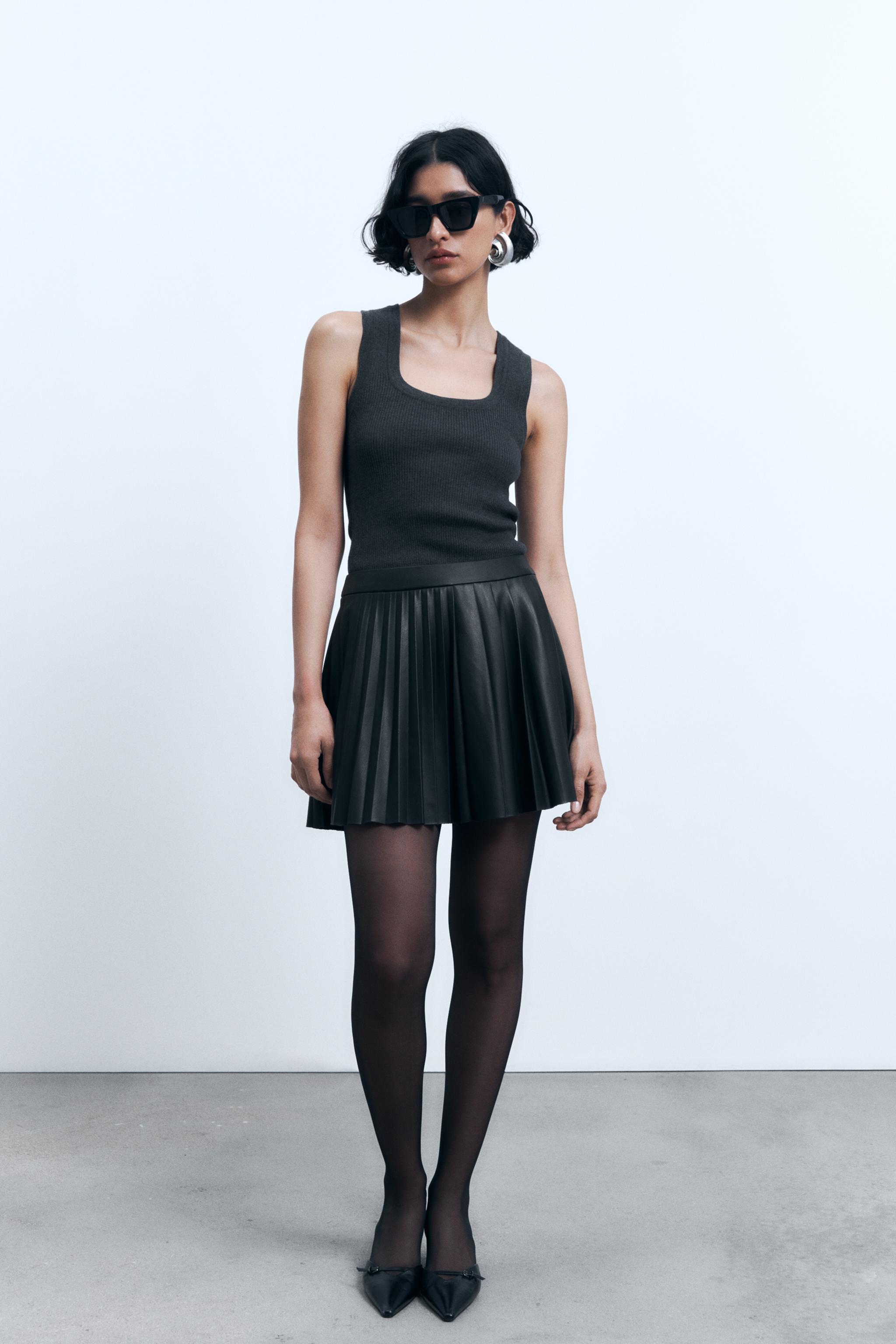 Black skater outlet skirt zara