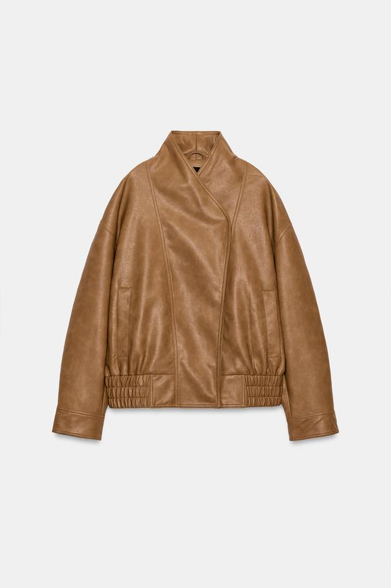 CHAQUETA BOMBER EFECTO PIEL ZW COLLECTION - Camel medio de Zara - Imagen 0
