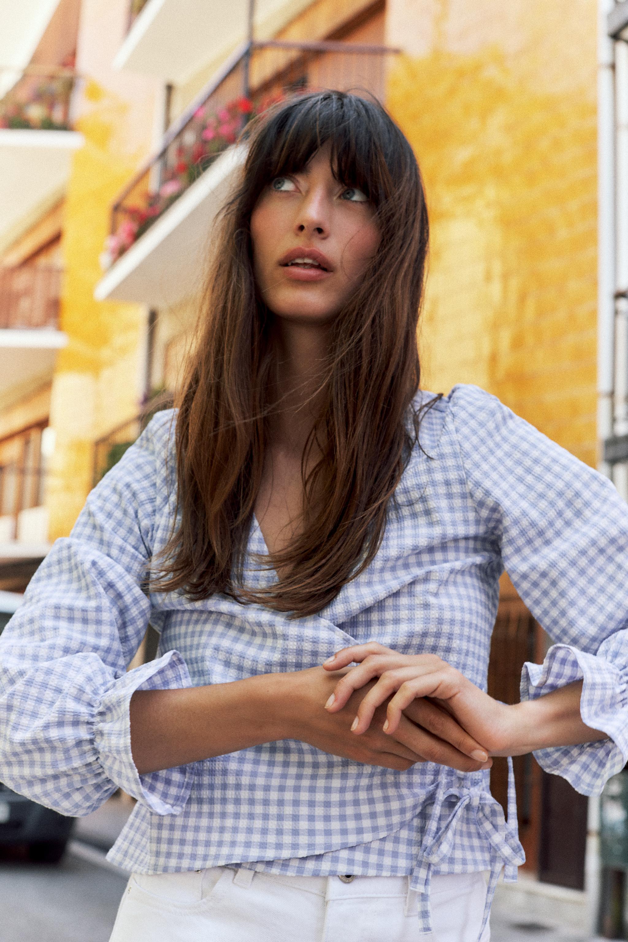 BLUSA CRUZADA CUADRO VICHY Azul Blanco ZARA Espana