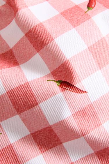 CHILLI PEPPER RESIN-COATED COTTON TABLECLOTH - Red by Zara - Image 3