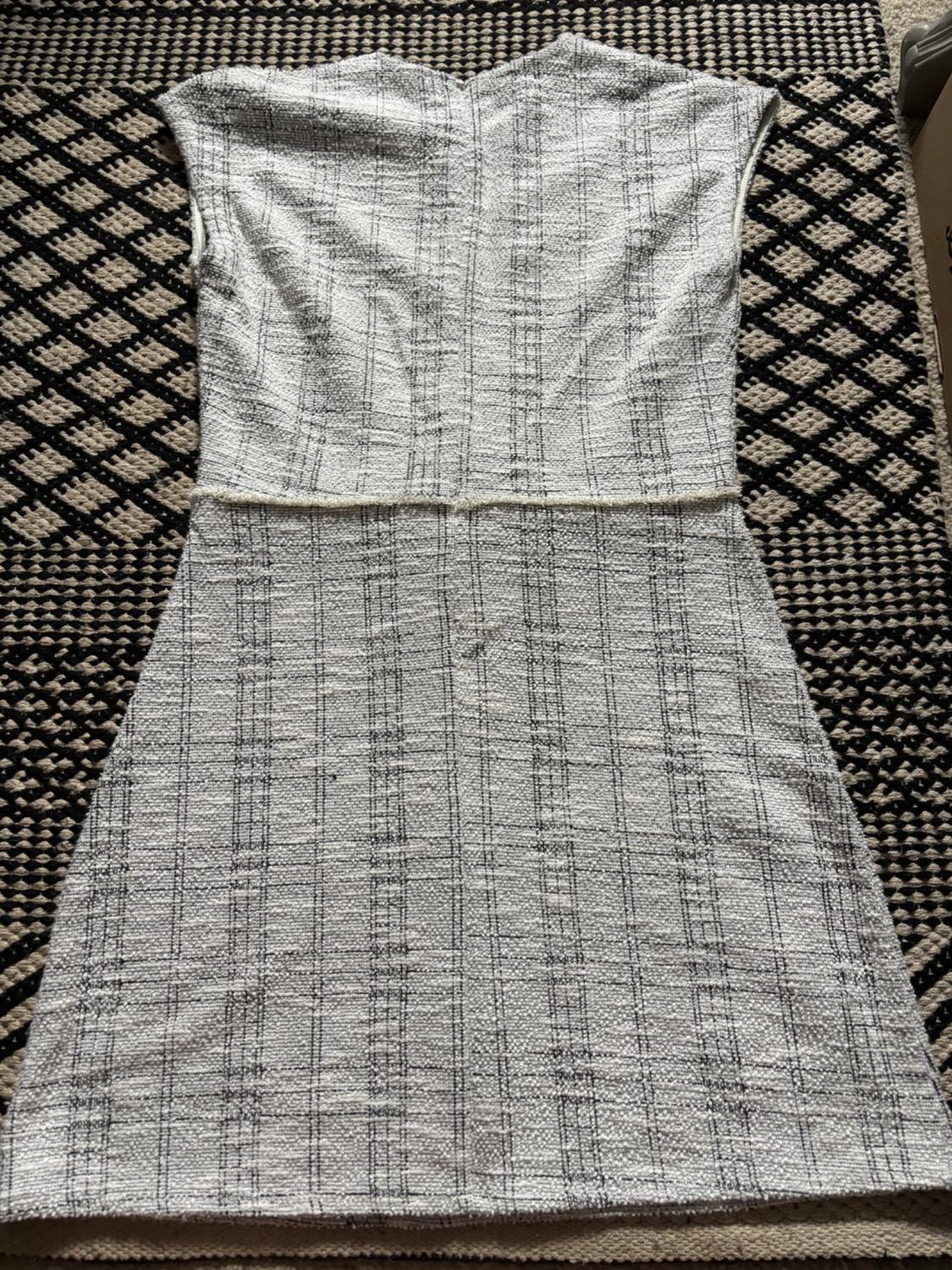 DRESS - Image 2