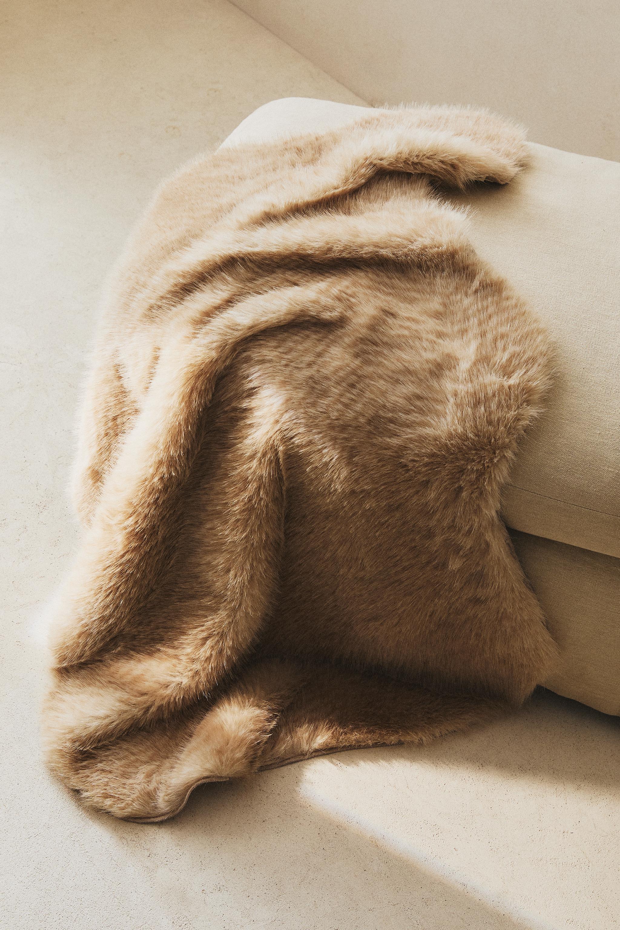 ロング フェイクファー ブランケット - サンド | ZARA Japan / 日本