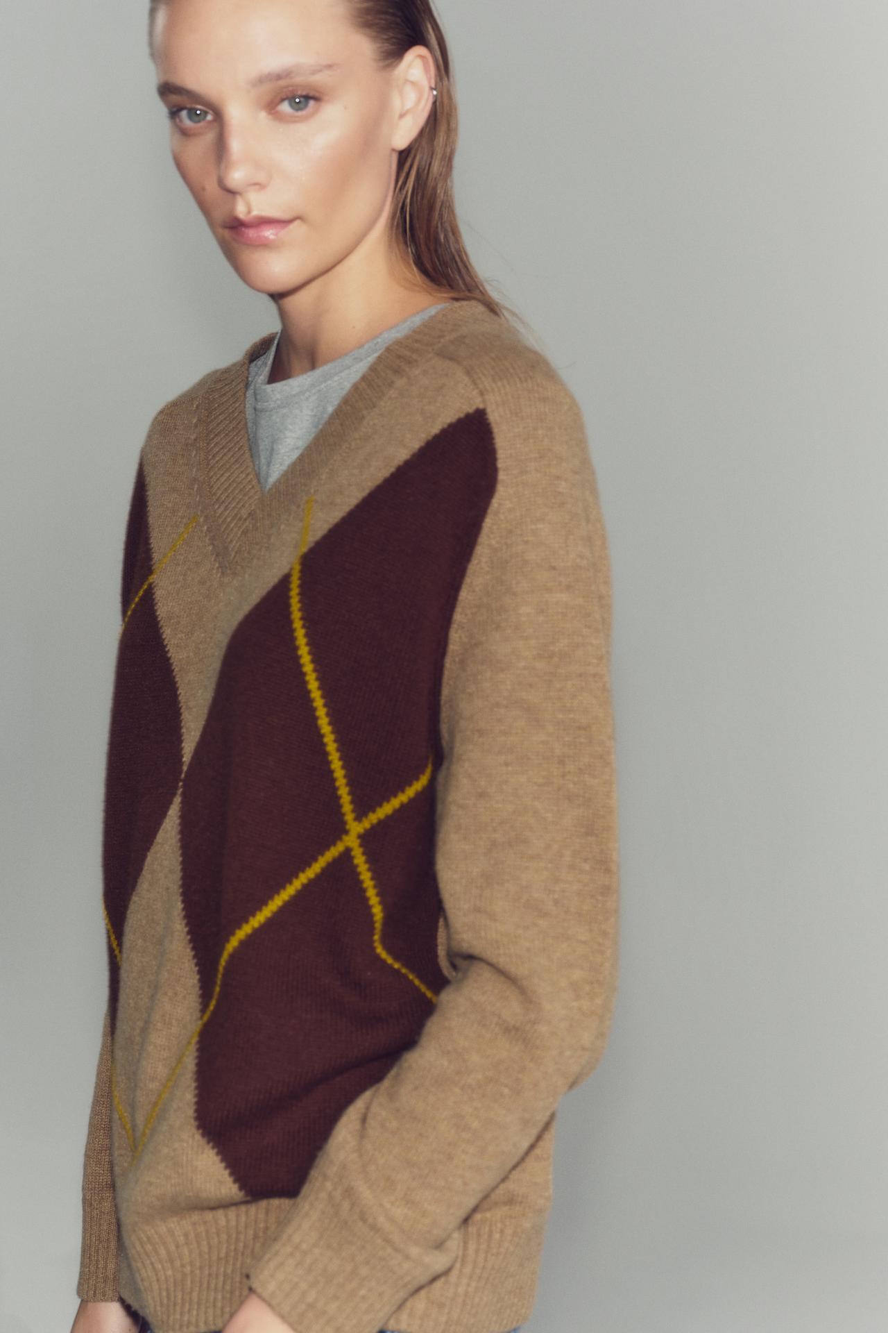 ARGYLE KNIT SWEATER — Mid-camel