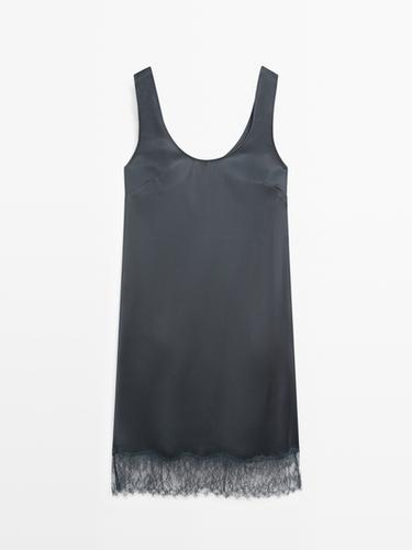 Vestido corto fluido satinado - 452 de Zara