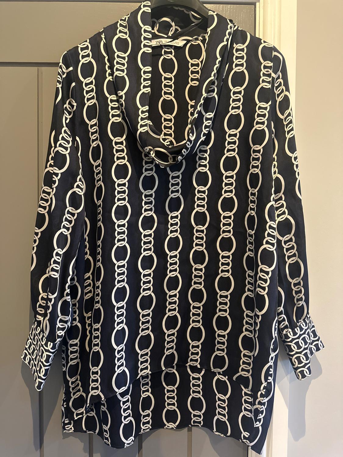 CHAIN PRINT BLOUSE