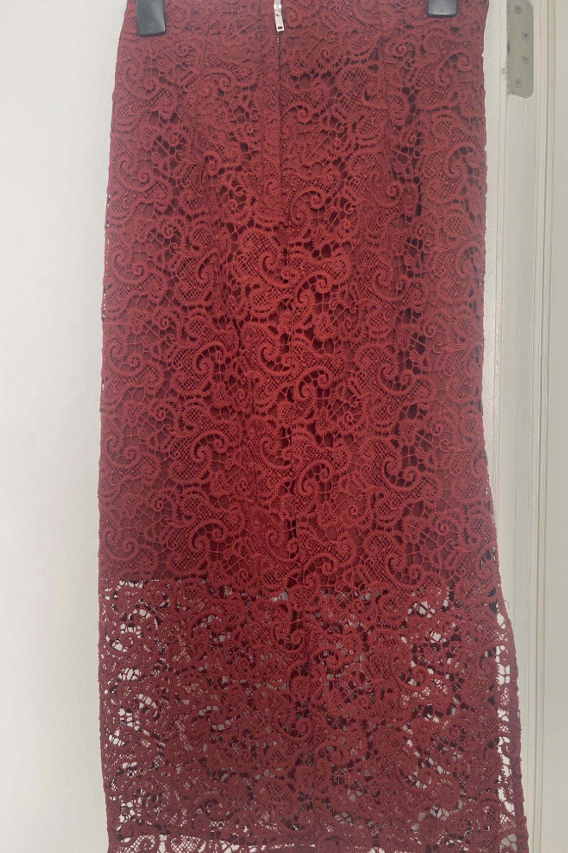 DARK RED MIDI LACE PENCIL SKIRT - Image 3