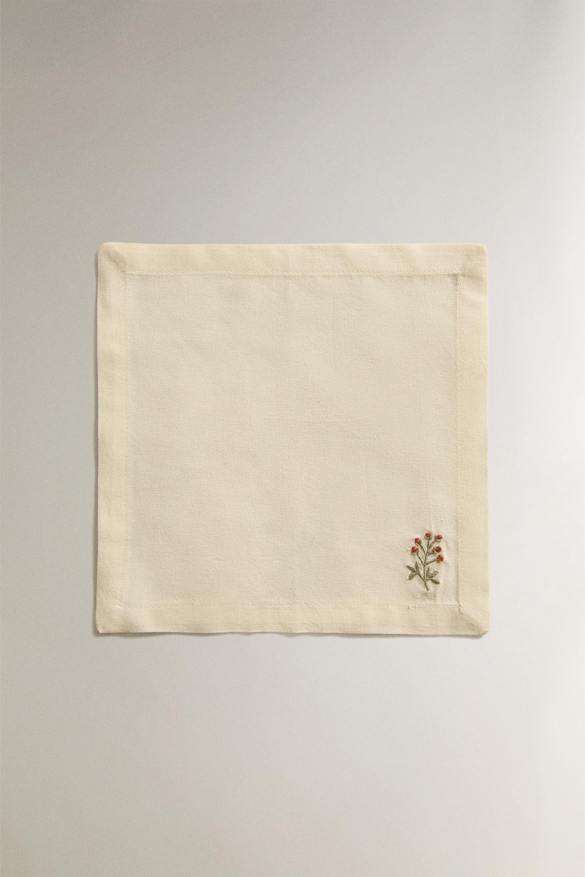 PACK SERVIETTES DE TABLE BRODERIE FLEURS (LOT DE 4)