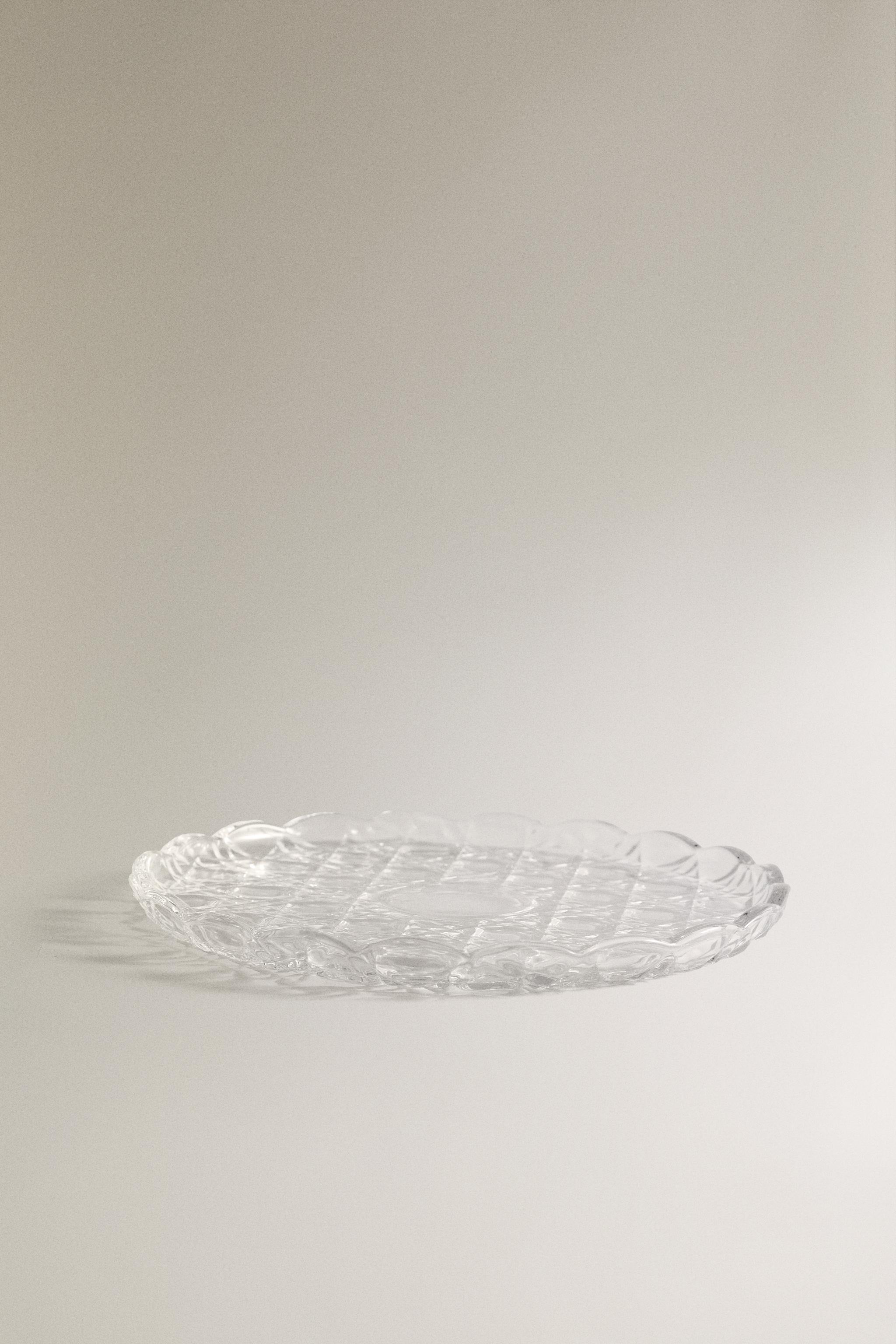 GLASS APPETIZER PLATE WITH RAISED DESIGN — Transparent