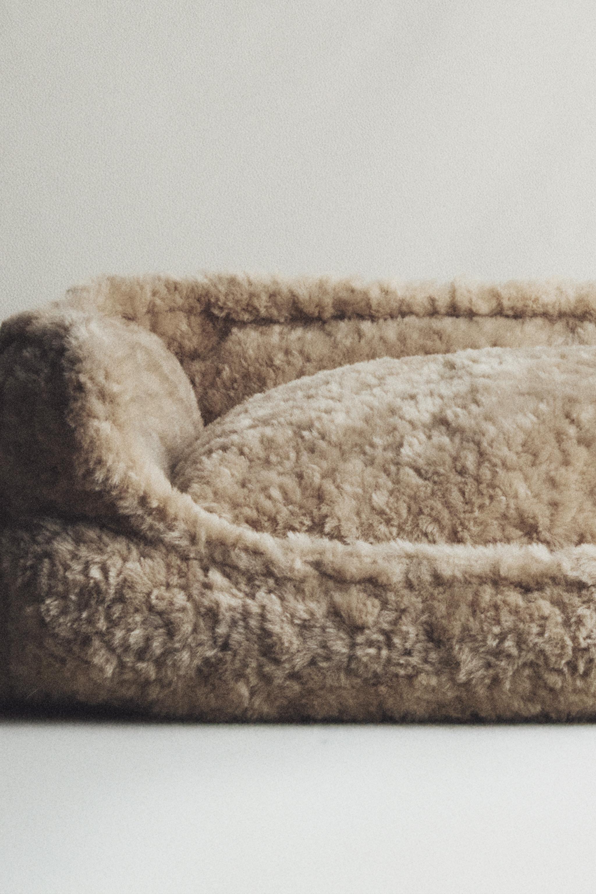 FAUX SHEARLING PET BED - Beige | ZARA United States
