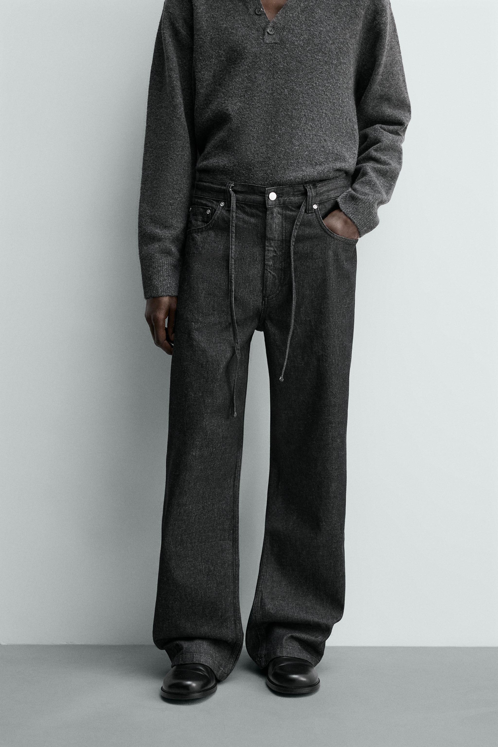 RELAXED FLARE FIT JEANS